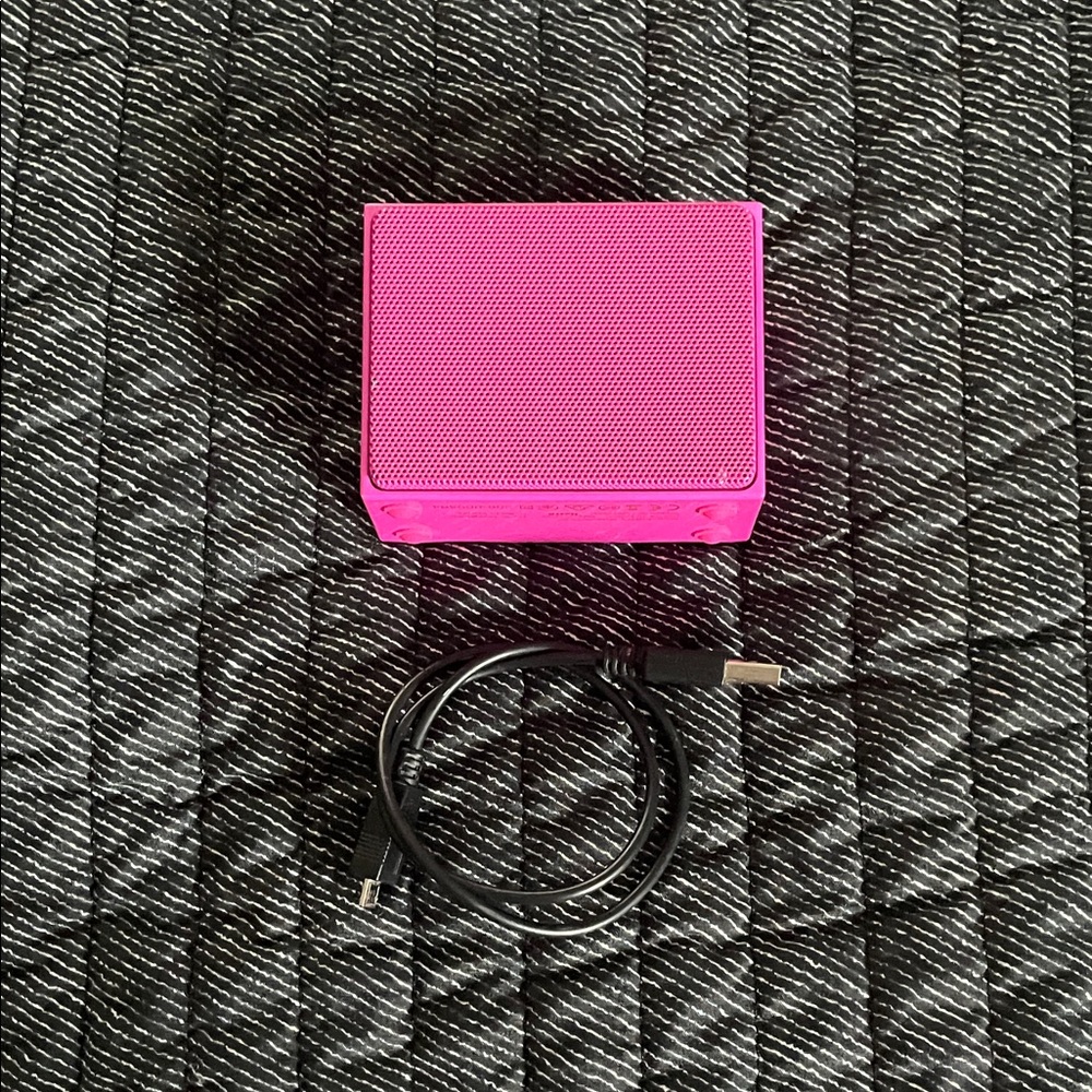 Kate Spade Pink Portable Speaker - Picture 6 of 8